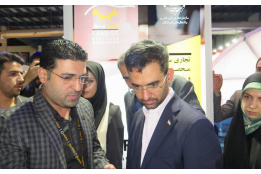 بازدید وزیر ارتباطات از غرفه‌ی سازمان تجاری‌سازی فناوری و اشتغال دانش‌آموختگان جهاددانشگاهی