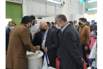 بازدید وزیر علوم، تحقیقات و فناوری از غرفه ستفا
